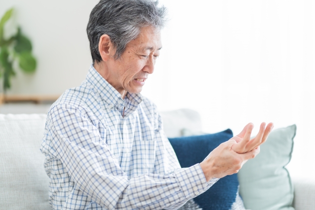 肘部管症候群とは